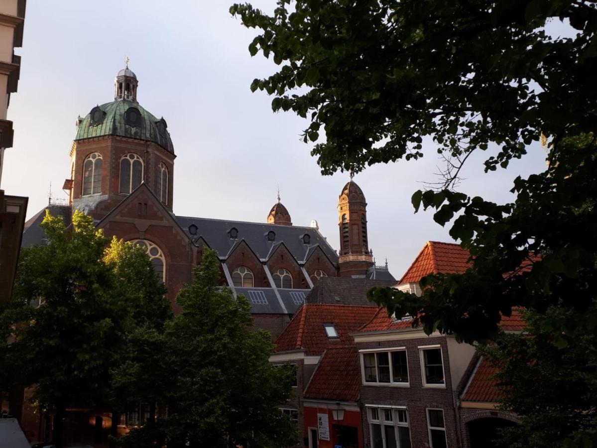 Tweepersoonskamer met Gedeelde Badkamer